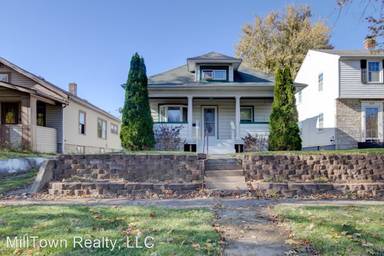 Main picture of 2121 3rd St