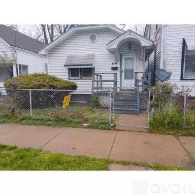 Main picture of 1313 W John H Gwynn Jr Ave