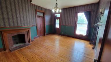 Main picture of 1409 W Cleveland Ave