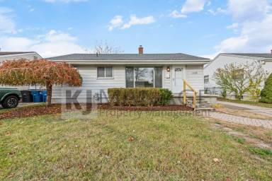 Main picture of 32348 Fairchild St