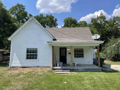 Main picture of 311 W Moore St