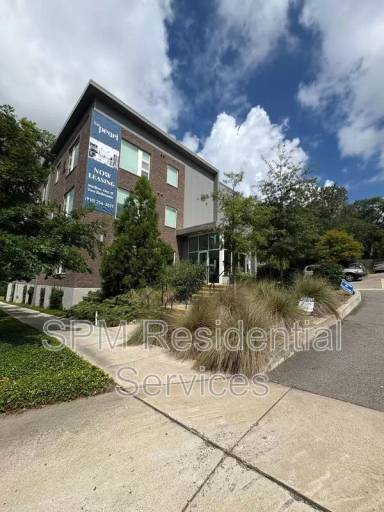 Main picture of 411 Wooster St