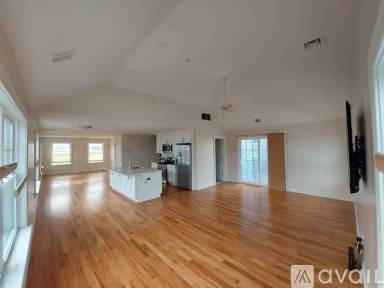 Main picture of 157 Quebec Rd