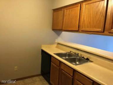 Main picture of Oakcrest Condominiums