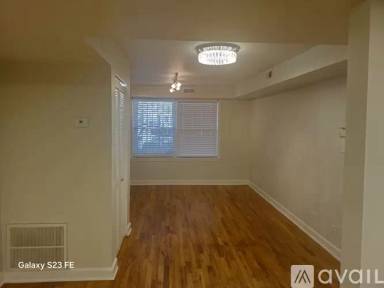 Main picture of 4950 S King Dr