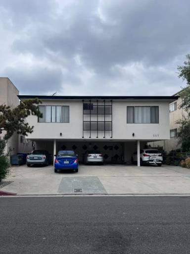 Main picture of 557 N Kings Rd