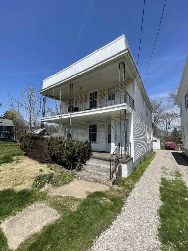 Main picture of 967 Clark St