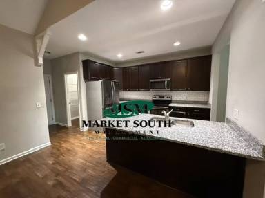 Main picture of 136 Waverly Way