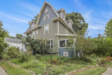 Main picture of 223 South St