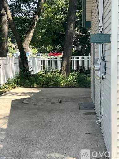 Main picture of 537 Douglas Ave
