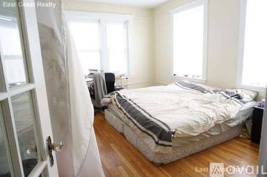 Main picture of 55 Linden St