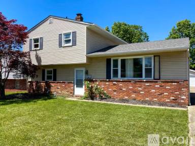 Main picture of 7479 Goldenrod Dr