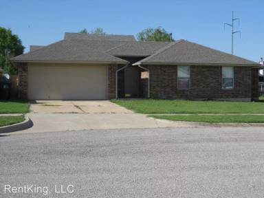 Main picture of 2305 Helm Ct