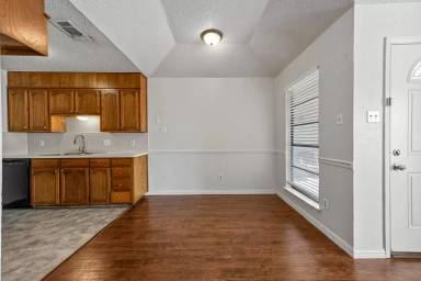 Main picture of 6616 Laura Ann Ct