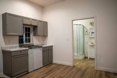 Main picture of 1241 NE 170th St