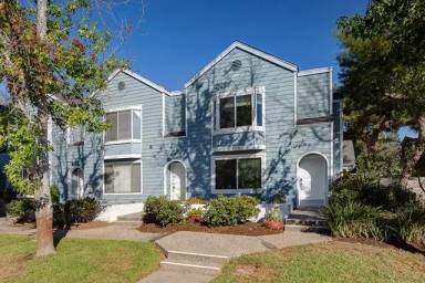 Main picture of 285 E Villa St
