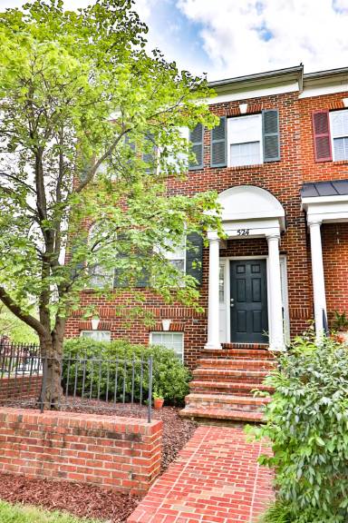 Main picture of 524 Redland Blvd