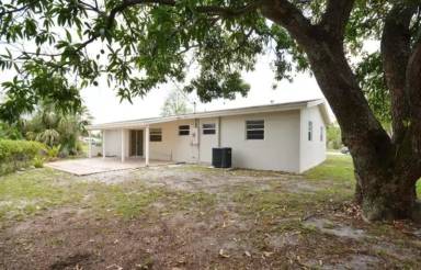 Main picture of 3792 SW 19th St