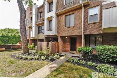Main picture of 1651 Kenwood Ave