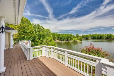 Main picture of 11 Hamilton Woods Ct