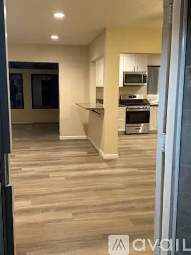 Main picture of 910 E Juanita Ave