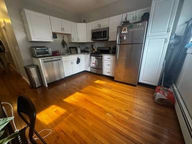Main picture of 818 Parker St