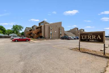 Main picture of Lodge West Apartments