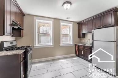 Main picture of 2616 N Harding Ave