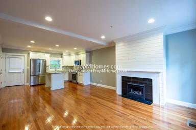 Main picture of 621 NE Randall Ave