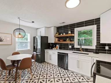 Main picture of 13 Simmons Ave