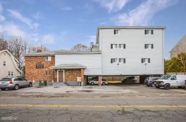 Main picture of 674 Cove Rd