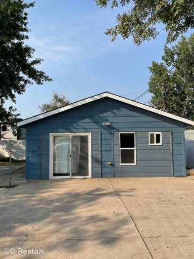 Main picture of 505 Maple Ave