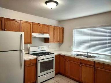 Main picture of 776 S Anza St