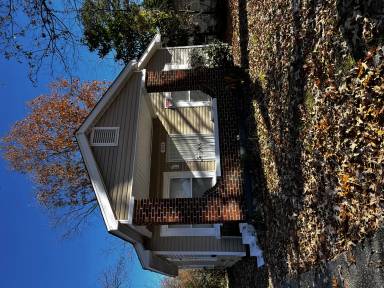 Main picture of 824 Carson St