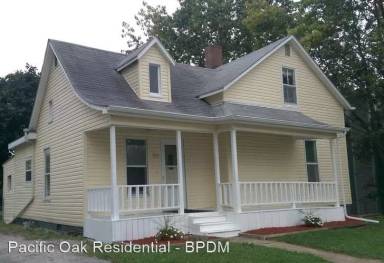Main picture of 305 E Columbia St