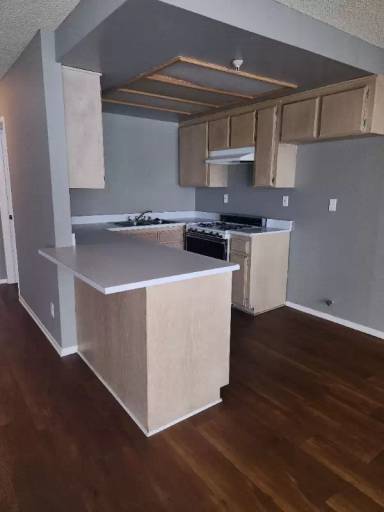 Main picture of 4433 W 133rd St