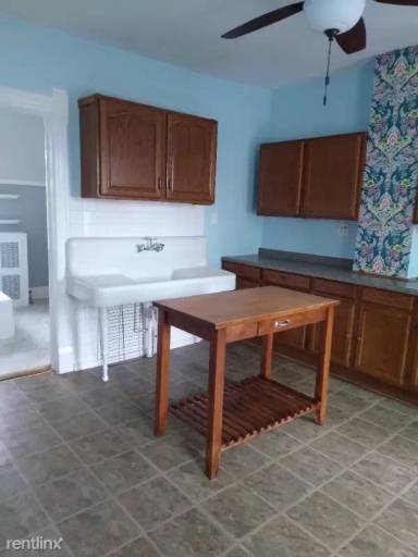 Main picture of 122 Elgin Ave