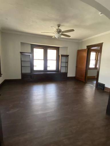 Main picture of 4264 W 49th St