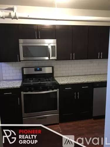 Main picture of 1441 W Lunt Ave