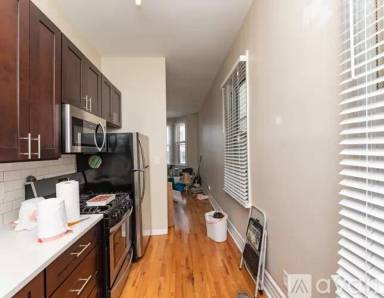 Main picture of 1431 W Belmont Ave