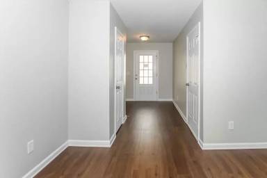 Main picture of 2720 Mayfair Dr