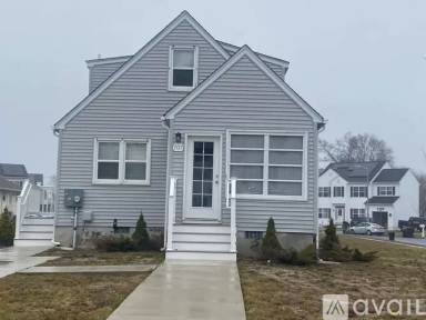 Main picture of 707 Lafayette Cir