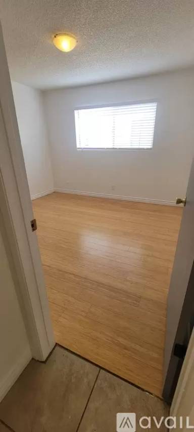 Main picture of 4370 W 141st St