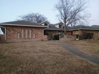 Main picture of 1013 Hunters Creek Dr