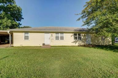 Main picture of 2524 S Jefferson Ave