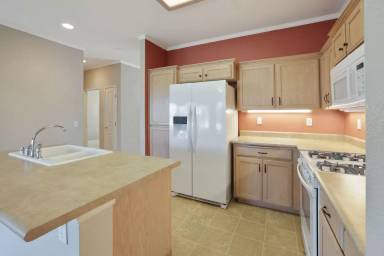 Main picture of 976 N Mount Vernon Ave
