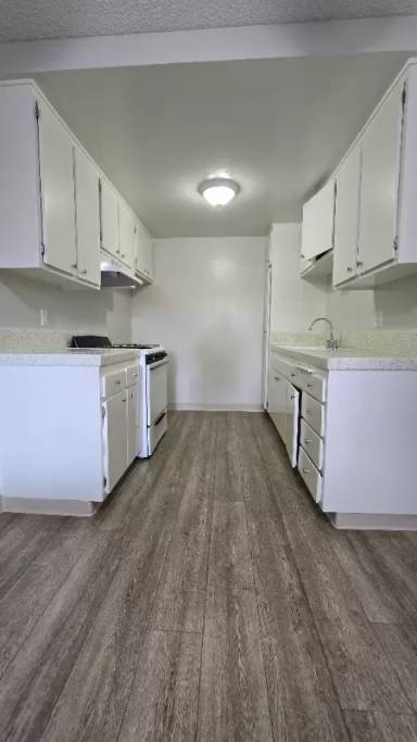 Main picture of 1135 W I St