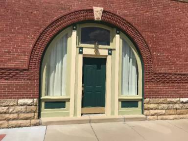 Main picture of 110 W Monroe St