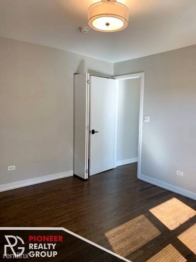 Main picture of 5536 N Sheridan Rd