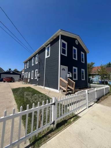 Main picture of 3404 W 49th St